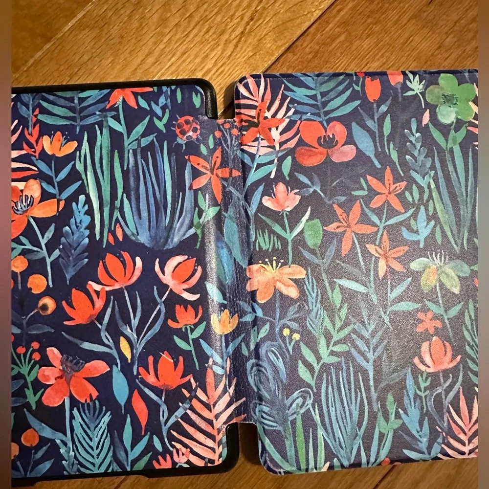 Floral Patterned kindle paperweight Case